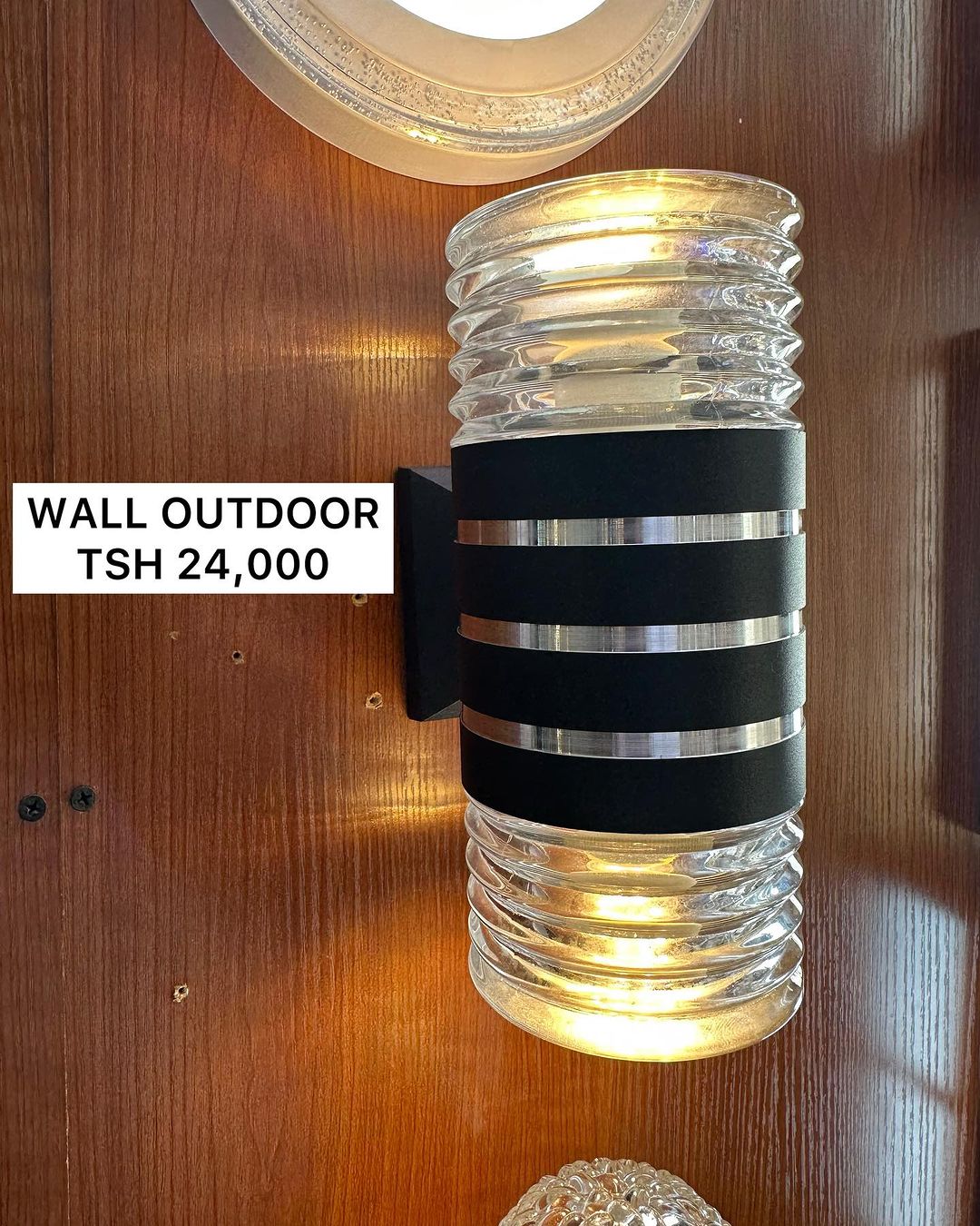 Takeer - WALL OUTDOOR ZIPO

IP 44 
INATUMIA BULB ZA SCREW JUU NA CHINI, INA MWANGA WAKUTOSHA 
HAIINGIZI MAJI WALA VUMBI
NZURI SANAA KWA MUONEKANO MZURI WA N...