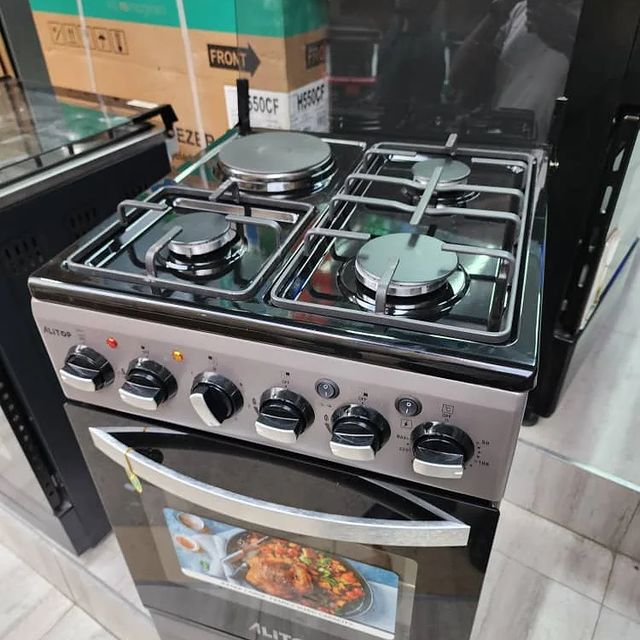 Takeer - Altop gas cooker with oven 50x55cm 
2year warranty 
Price 👉 480,000
Electric oven 
3plate gas 
1plate electric 
Auto ignition 
Free delivery 🚚 
C...