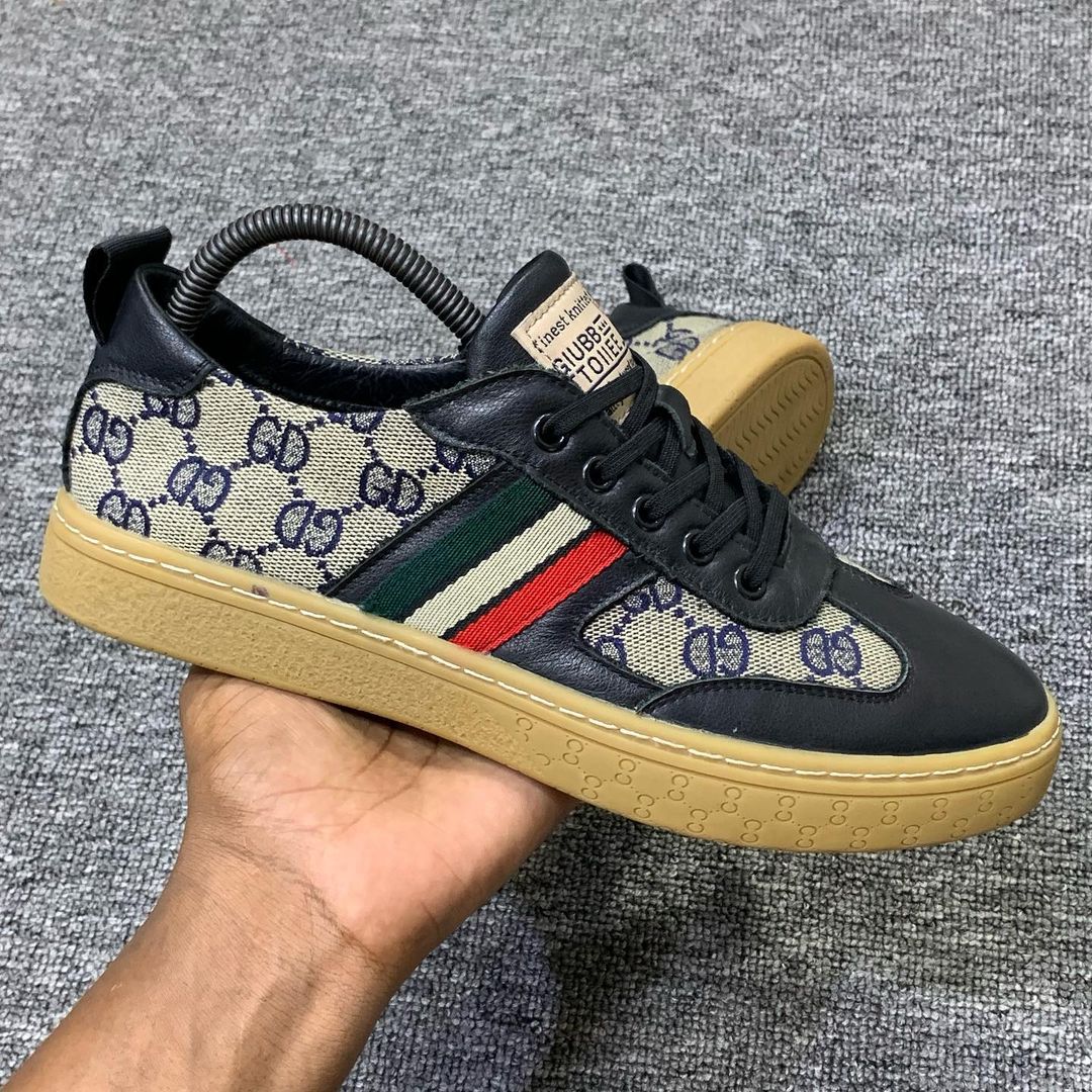 Takeer - AVAIlABLE SIZE 40 PRICE 95000
 
Call/dm/WhatsApp 
Loc:ilala soko la karume 

✅✅ DSM NO FREE DELIVERY ✅✅