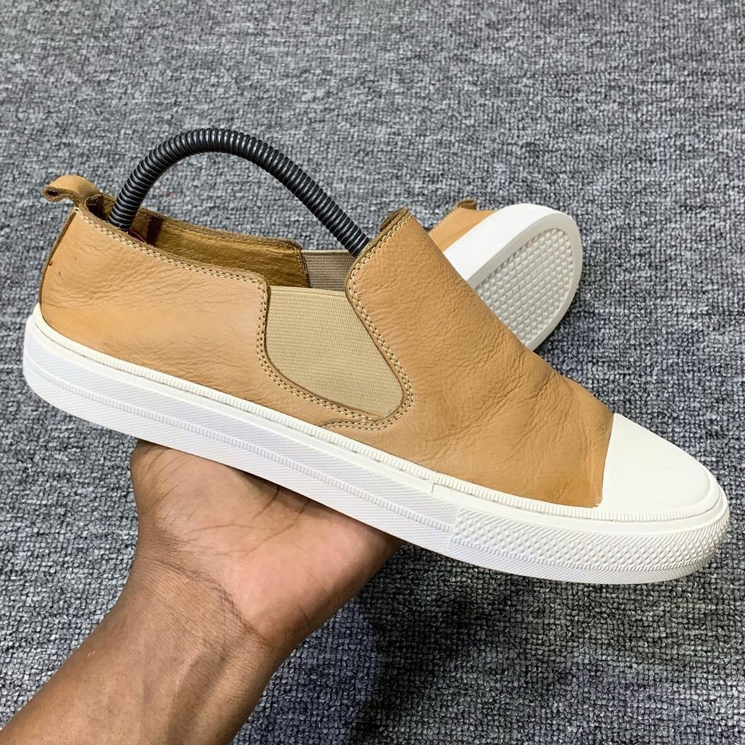 Takeer - AVAIlABLE SIZE 41 PRICE 95000
 
Call/dm/WhatsApp 
Loc:ilala soko la karume 

✅✅ DSM NO FREE DELIVERY ✅✅