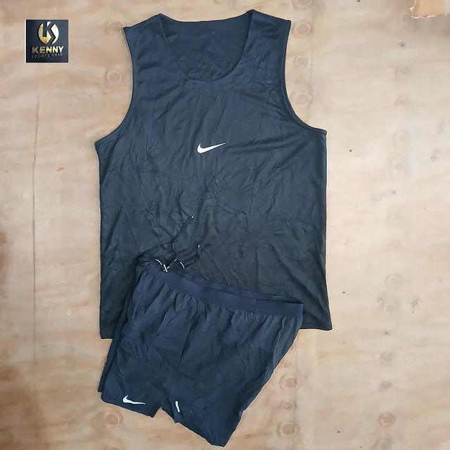 Takeer - Nike men running/Gym 🔥🔥
Size L 
Price 30,000/=Full.