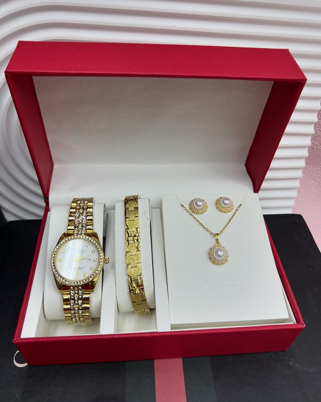 Takeer - FULL SET BOXES PACKAGES

PACKAGE INCLUDES WATCH, NECKLACE&EARRINGS, BRACELET AND BOX

BEI,TSH 55,000/= (FULL PACKAGE)

CALL/WASAP 
TUNAPATIKANA KIJ...