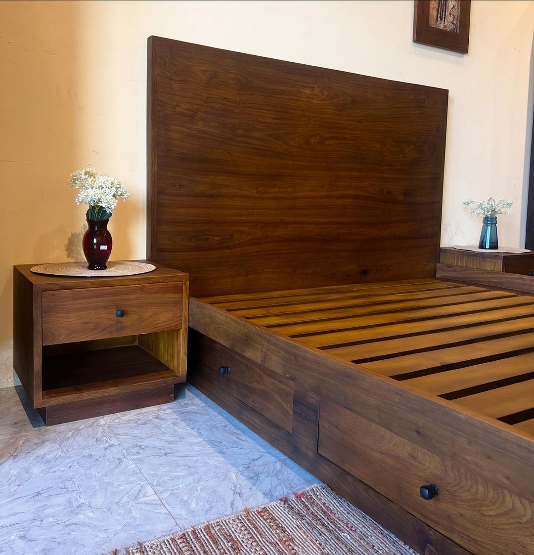 Takeer - WOODEN BOX BED
Mninga hardwood bed with side storage drawers
.
. 
2,200,000 Bed(5x6)F
  350,000 Bedsides(each)

For consultation & Appointment 
Ple...