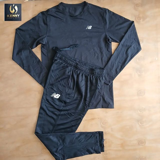 Takeer - New Balance men training set 🔥 🔥
Size M 
Price 45,000/=Full.