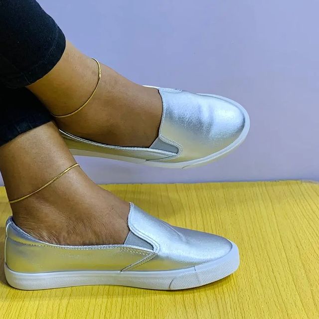 Takeer - QUALITY SANAAA🥰🥰

SIZE 36......40

PRICE. 45000

YEYOTE ANAVAA KIKE NA KIUME

FULL BOX 

whatusp&call

TUNAFANYA DELIVER(Dar malipo ni baada yaku...