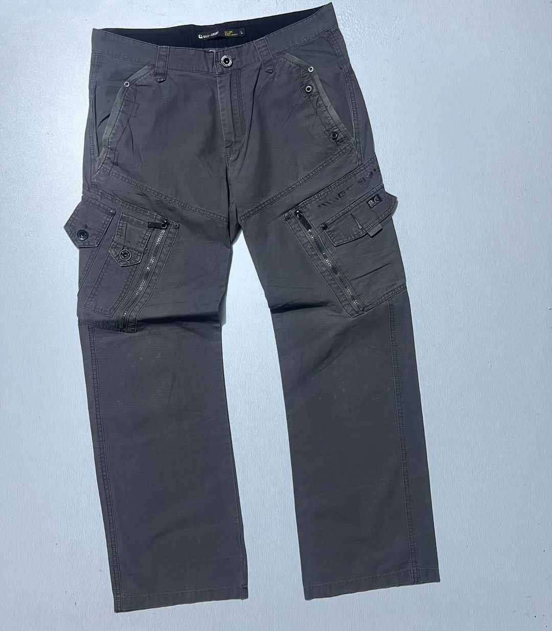 Takeer - Cargo pants🔥🔥 👉Size :34
 
◽️Price : Tshs 25,000 

◽️📲/Whatsapp  

◽️📍📍Location: Mlimani City Nearby Kakobe church.