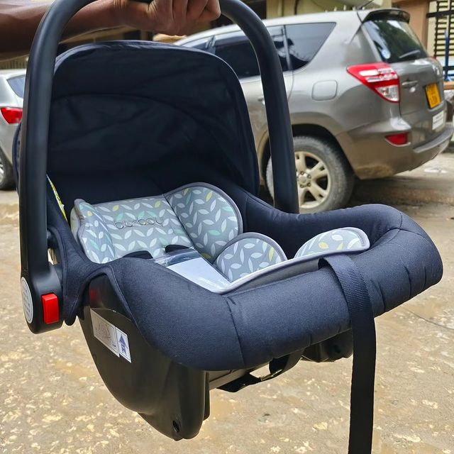 Takeer - MULTIPURPOSE BABY CAR SEAT***
TSH:150000

UMRI:0++

WHATSSAP OR CALL KARIBUNI SANA