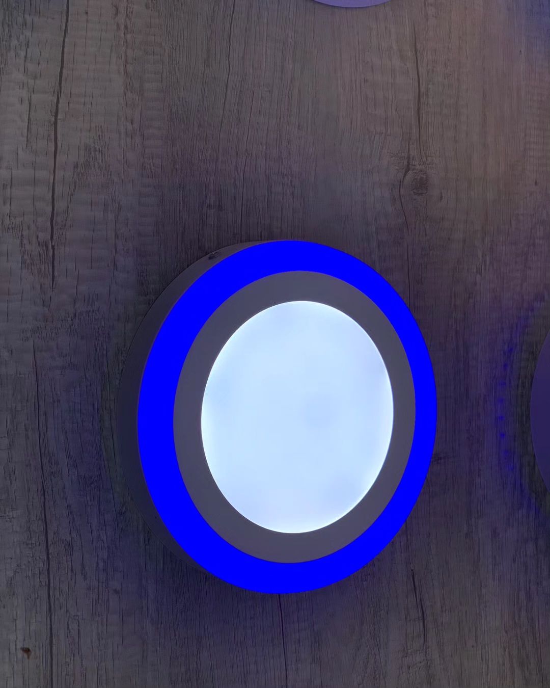 Takeer - Surface Downlights 18w Change colors Available  

• Taa hii Unafunga Sebureni, Chumbani, Dining room, Ofisini, Dukani, Restaurant, Saloon, Studio, ...