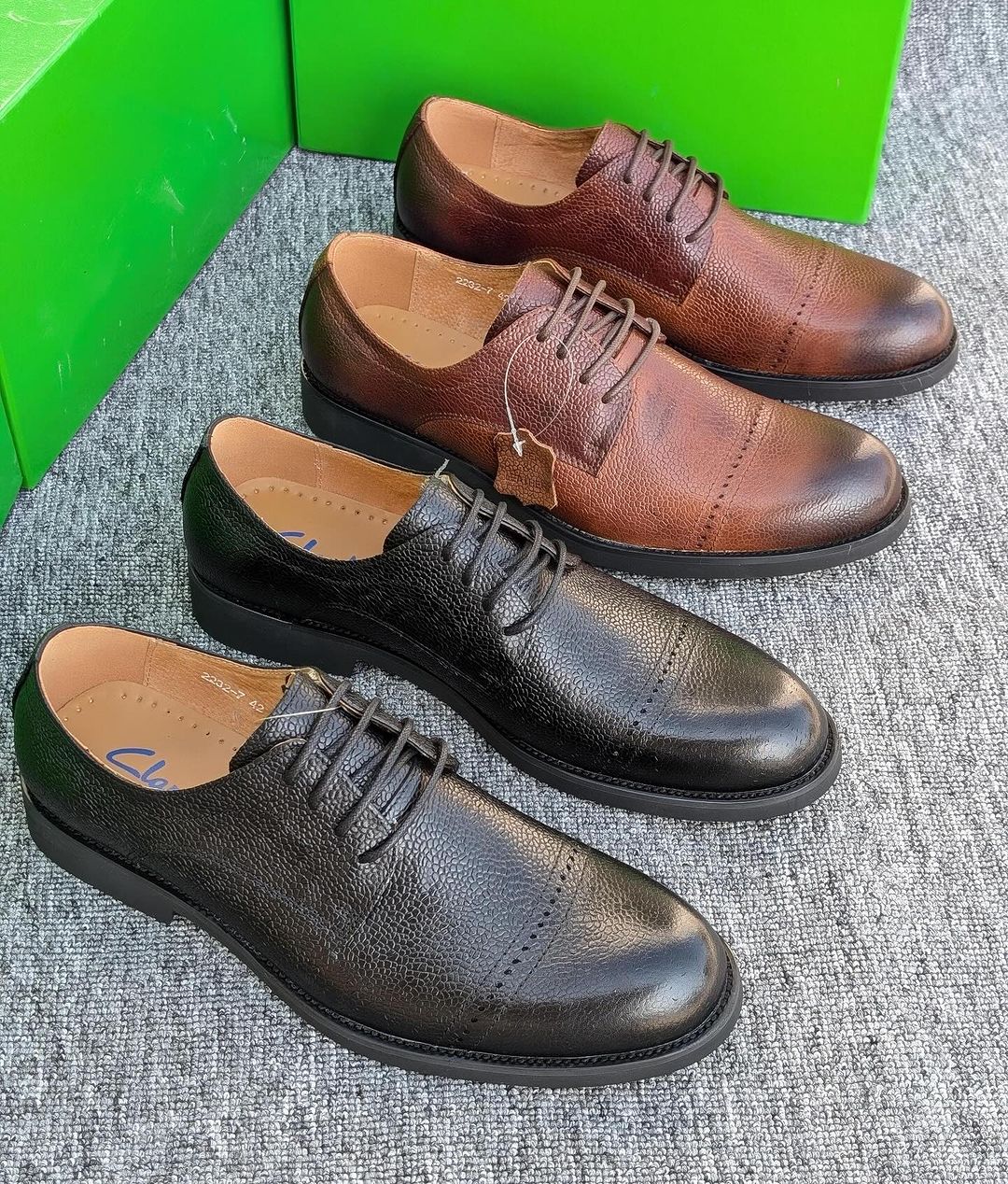 Takeer - pure leather
size 37-46
bei 130,000
dar free delivery
call/whatsapp mikoa yote tunatuma