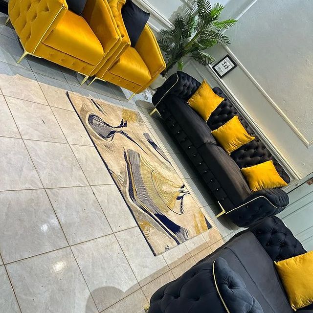 Takeer - Sofa set ya watu 3,21,1
Sofa ina fiber na Spring 
Material ya mbao ni mkongo na mvule 

Fika Dukani kwetu au Piga simu uletewe mpaka nyumbani kwako...