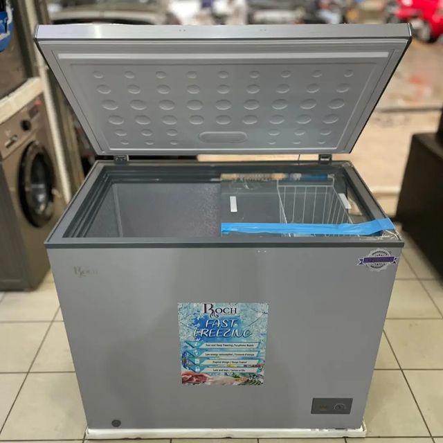 Takeer - Offers Offers ROCH CHEST FREEZER 
Liters 200
2years Warranty 

Bei =680,000/=
Free Home Delivery 
Call&WhatsApp 