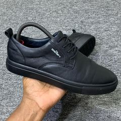 Takeer - AVAIlABLE SIZE 40 PRICE 95000
 
Call/dm/WhatsApp 
Loc:ilala soko la karume 

✅✅ DSM NO FREE DELIVERY ✅✅