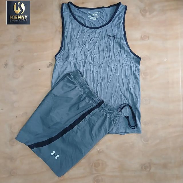 Takeer - Under armour men training set 🔥 🔥
Size M 
Price 30,000/=