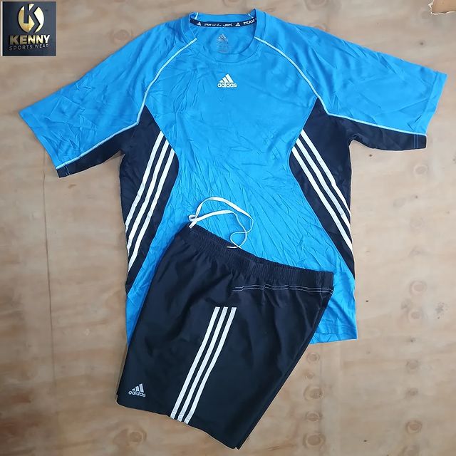 Takeer - Adidas men running/Gym🔥🔥
Size L 
Price 30,000/=Full.