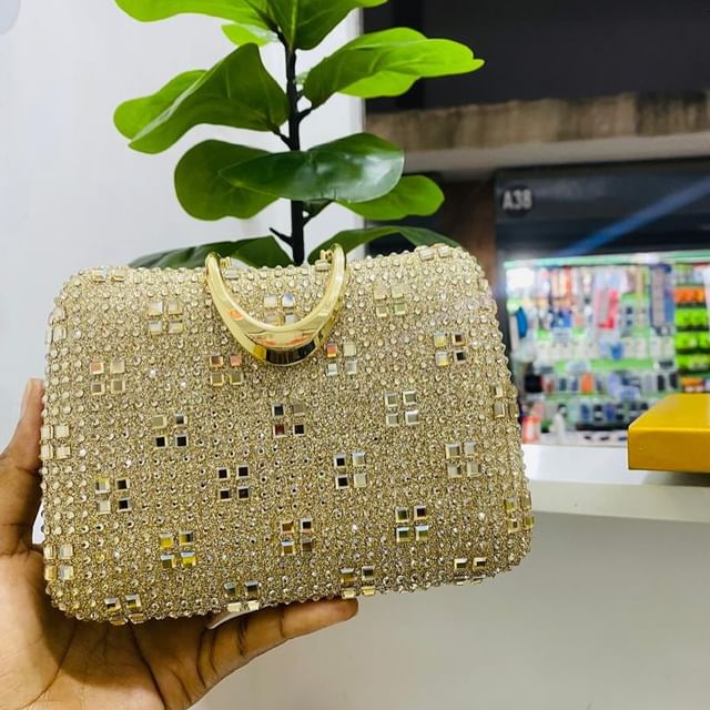 Takeer - Clutch Available
Available also in Black and Silver
Price:45000
☎️📍Mwenge