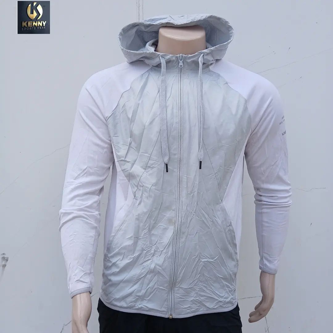 Takeer - Under armour windbreaker Jacket 
Size M 
Price 20,000/=