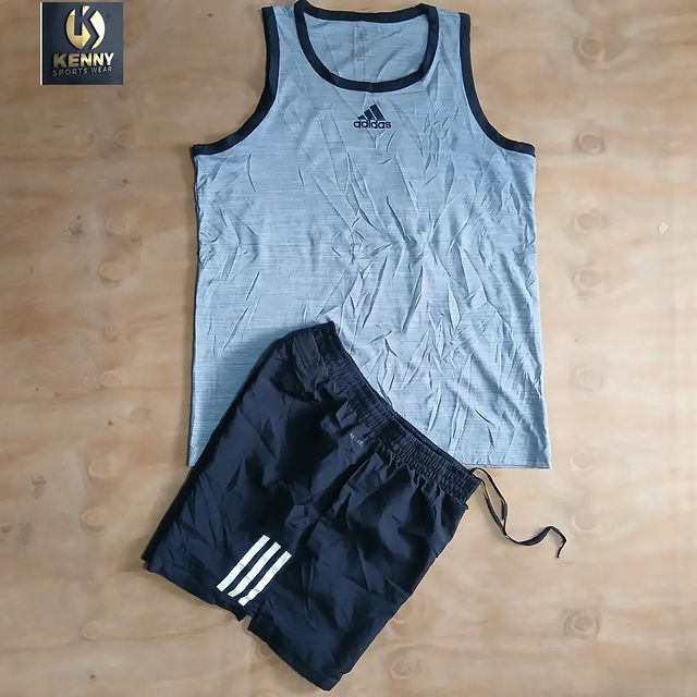 Takeer - Adidas men training set 🔥 🔥
Size M 
Price 30,000/=