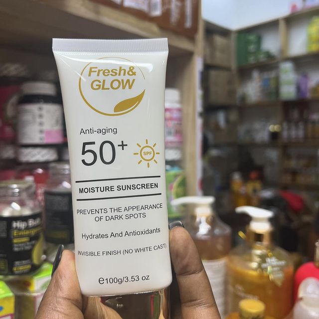 Takeer - Sun cream nzur sana hi unaweza hata kupaka tu yenyewe kama serum na huku ni sun itakayokusaidia ngozi yako kutokuungua na jua au kaharibika zipo du...