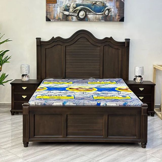 Takeer - Kitanda hicho 5 x 6 plus Bedside 👍🏻 Unakipata kwetu kwa kila rangi uipendayo kwa Bei = 1,100,000

Material ya mbao ni Mninga super soft wood 🪵🪵...