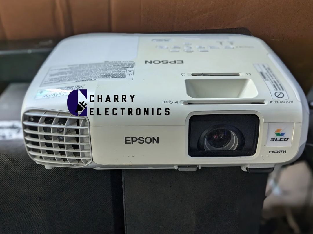 Takeer - ⚡ EPSON Projector EB-X27 ⚡
HOME CINEMA PROJECTOR 
💥USED
▪️HDMI Port 
🔸VGA Port 
🔹USB Port 

PRICE/ BEI :- 💸...590,000🔥🔥
𝙇𝙤𝙘𝙖𝙩𝙞𝙤𝙣:- Ka...