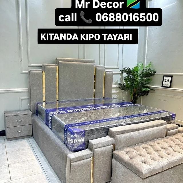 Takeer - Kitanda 5*6 pamoja na Godoro size 5 x 6 inch 10 na Bedside zake mbili na pufuu Benchi

Yaan full set 🔥 inapatikana Officine kwetu 

Kwa bei ya Ofa...