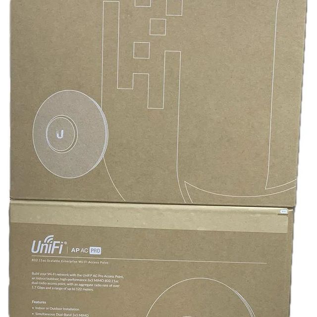 Takeer - UniFi AP AC Pro 

Features;

⏩️Indoor or outdoor installation
⏩️Simultaneous Dual-band 3*3 MIMO
⏩️5GHz band with Radio Rate of 1300 Mbps
⏩️2.4GHz B...