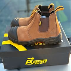 Takeer - RANA SAFETY SHOES✅
Size Available: 38-45

: Electricity✅ Mining ✅ Oil and Gas✅ Logistics ✅ Agriculture ✅ Construction 

For more information and Qu...