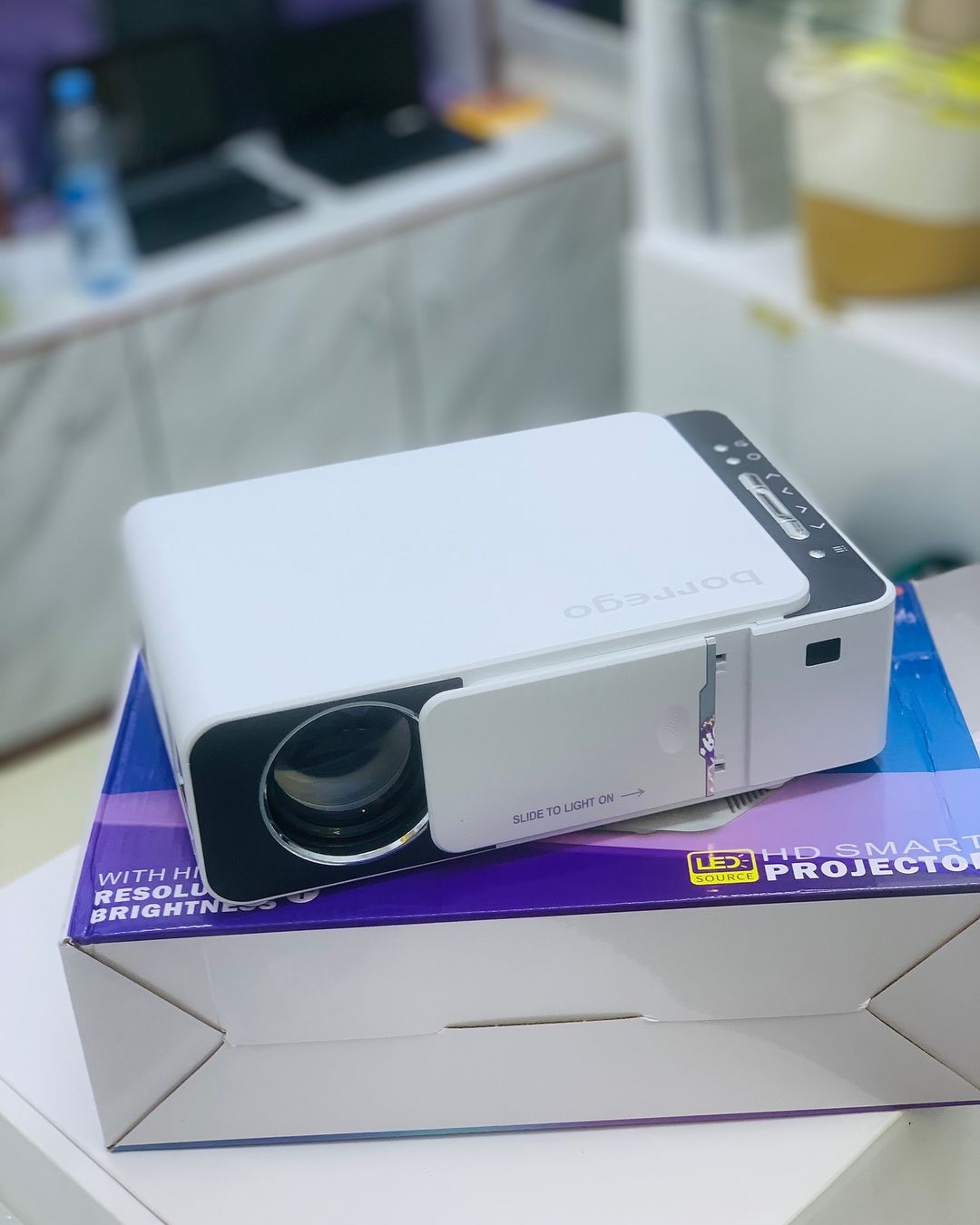 Takeer - Projector hii apa
Sh.450,000/= tu

Free delivery
Warranty 1 year

Call us 
                             