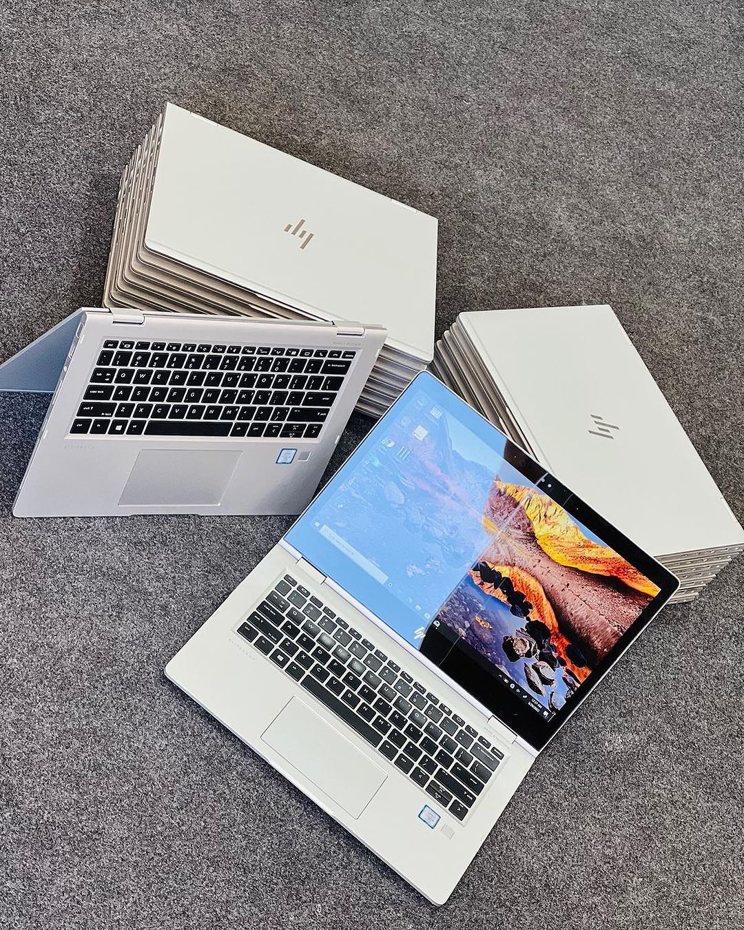 Takeer - HP ELITEBOOK 1030 G2
TOUCH SCREEN 
X360 ROTATION

Price 950,000 |=tsh

brand : Hp
model : Hp Elitebook x360 1030 G2

processor : core i5
generation...