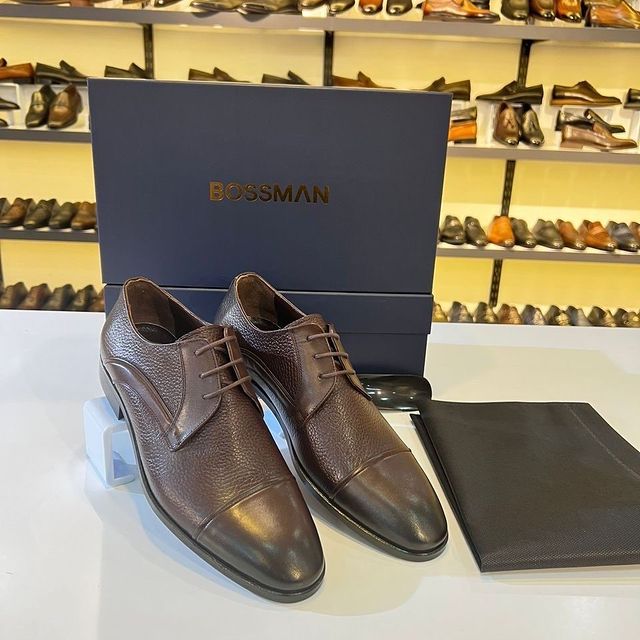 Takeer - BOSSMAN SHOES
BROWN SIZE: 39, 40, 41, 42, 43, 44, 45 & 46
Price: 275,000
Unique Design, very comfortable, Premium Quality
Call/Whatsapp: or Locatio...