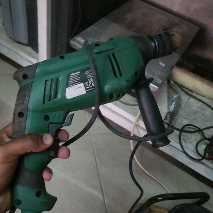 Takeer - SOLD ❌️SOLD❌️ IMEUZWA 
Wickes UK HD Hammer Drill 
810W 4000RPM 13mm Chuck
Ina Reverse, Speed Adjust na Nyundo kwajili ya Ukuta
Bei 120,000 
