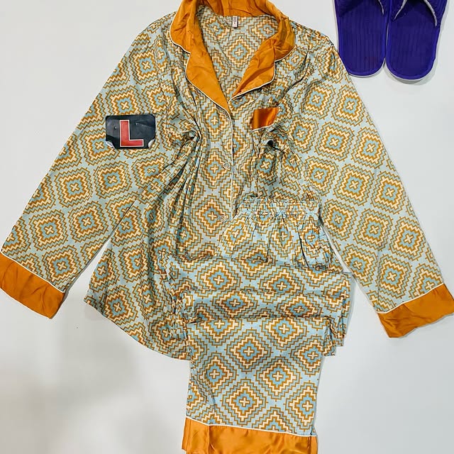 Takeer - NEW ARRIVALS Tunauza Nightdress (Ni Mtumba Grade A) Kwa Bei Ya Jumlaa Kuanzia Tano 6000 Tsh 

Reja Rej 8000 Tsh  Kuanzia Pics (1-4).

BALOS :350,00...