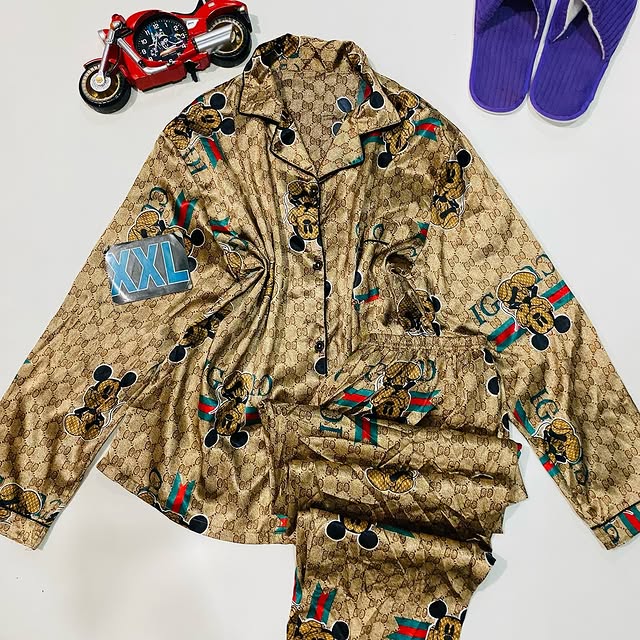 Takeer - NEW ARRIVALS Tunauza Nightdress (Ni Mtumba Grade A) Kwa Bei Ya Jumlaa Kuanzia Tano 6000 Tsh 

Reja Rej 8000 Tsh  Kuanzia Pics (1-4).

BALOS :350,00...