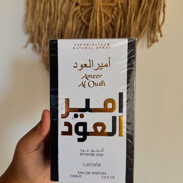 Takeer - ORIGINAL 💯 Ameer Al Oud by Lattafa
This is a very Sweet Oudy and Vanilla perfume 
Top notes: Woody notes and Agarwood (Oud).
Middle notes: Vanilla...