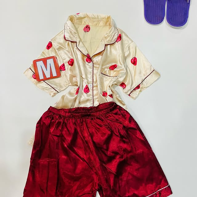 Takeer - NEW ARRIVALS Tunauza Nightdress (Ni Mtumba Grade A) Kwa Bei Ya Jumlaa Kuanzia Tano 6000 Tsh 

Reja Rej 8000 Tsh  Kuanzia Pics (1-4).

BALOS :350,00...