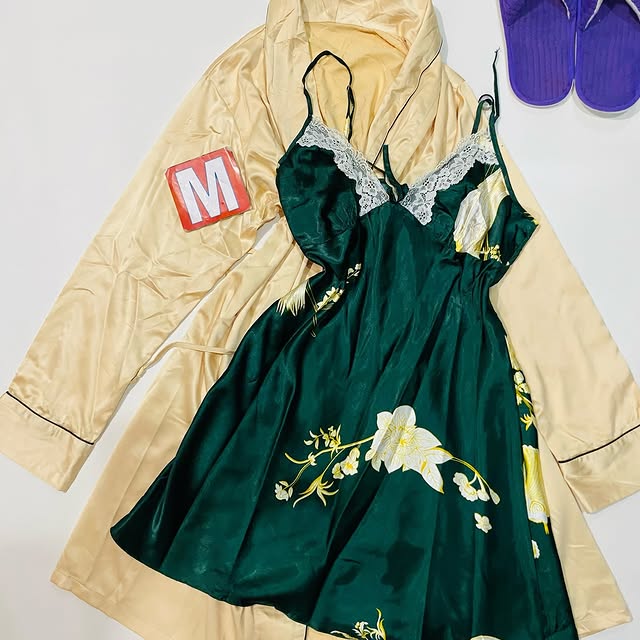 Takeer - NEW ARRIVALS Tunauza Nightdress (Ni Mtumba Grade A) Kwa Bei Ya Jumlaa Kuanzia Tano 6000 Tsh 

Reja Rej 8000 Tsh  Kuanzia Pics (1-4).

BALOS :350,00...
