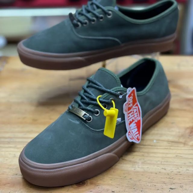 Takeer - Tsh 60000
Size 40-44