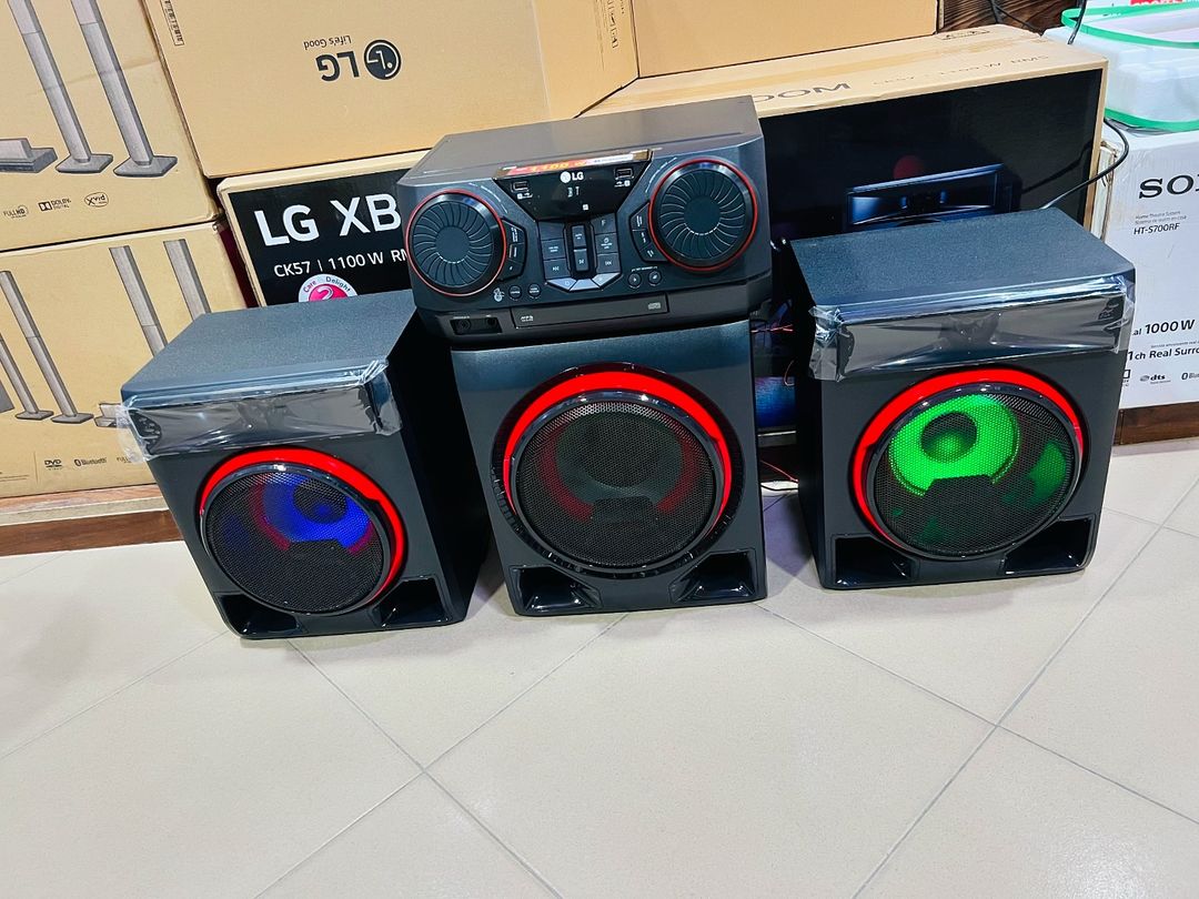 Takeer - Offers🔥 Offers🔥
LG XBOOM🔥 (New Arrival) Model: CK 57
Watts :1100

Specification:-
•Multi color lighting , 
 •Vocal effects
 •Ez search, 
 •Karao...