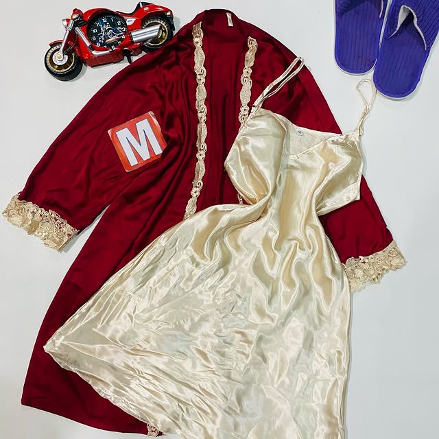 Takeer - NEW ARRIVALS Tunauza Nightdress (Ni Mtumba Grade A) Kwa Bei Ya Jumlaa Kuanzia Tano 6000 Tsh 

Reja Rej 8000 Tsh  Kuanzia Pics (1-4).

BALOS :350,00...