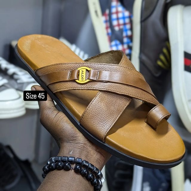 Takeer - Size 45 price 120,000. 
WhatsApp☎️ &  
📍KARUME ILALA ✅ AVAILABLE.  NO FREE DELVERY.  & WhatsApp    Follow 