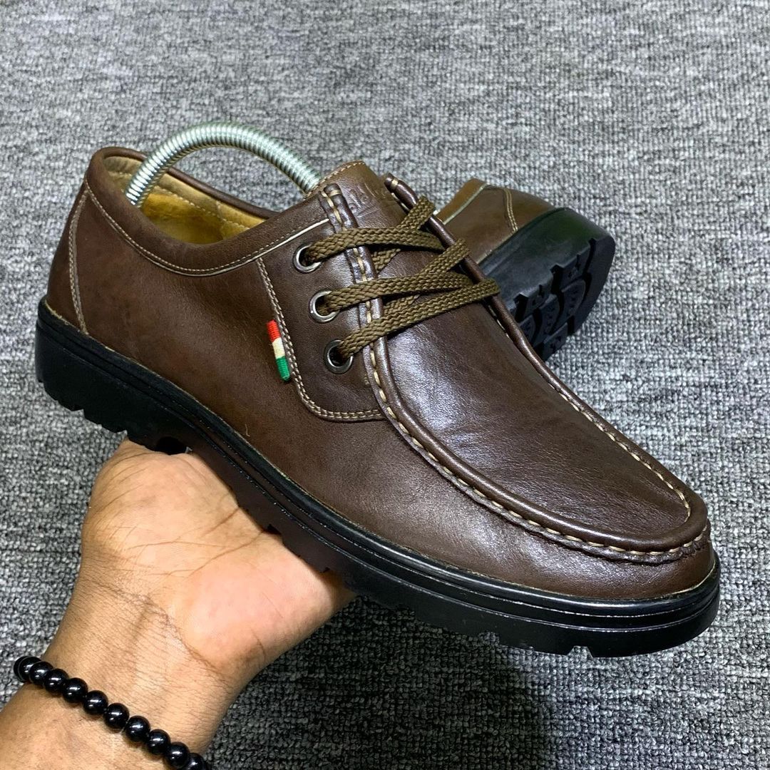 Takeer - AVAIlABLE SIZE 42 PRICE 120000
 
Call/dm/WhatsApp 
Loc:ilala soko la karume 

✅✅ DSM NO FREE DELIVERY ✅✅