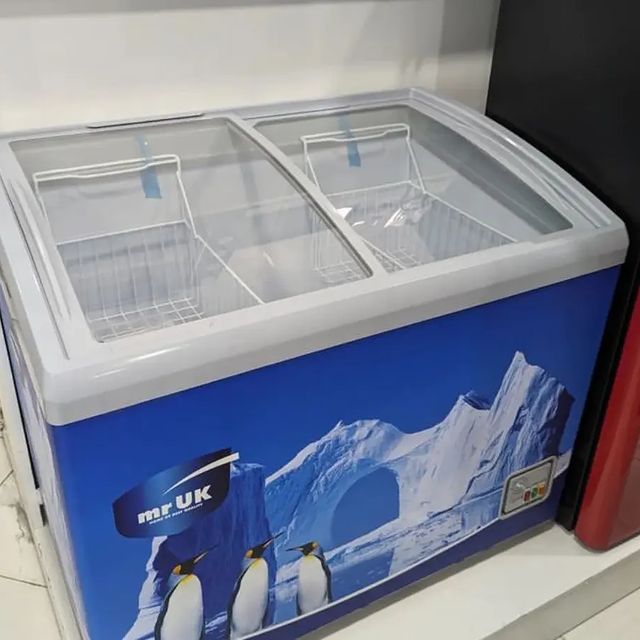 Takeer - Offers Offers mr UK SHOWCASE FREEZER 
Lita 258
2years Warranty 

Bei =980,000/=
Free Home Delivery 
Call&WhatsApp 