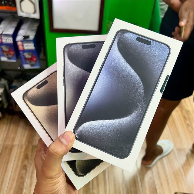 Takeer - Non Active with 24 Months Apple Care & 6 Months Screen damage protection 
15 Pro 128Gb 2,800,000/- Tzs
15 Pro 1Tb 4,200,000/- Tzs
15 Pro Max 256Gb ...