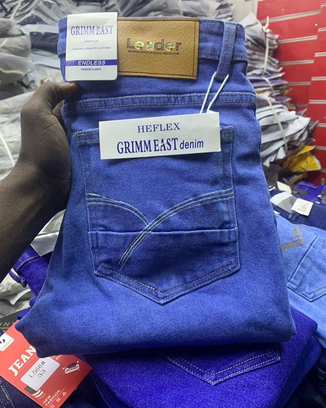 Takeer - FURSA YA JEANS ZIPO DUKANI WAHI NUNUA NA WEWE UKAUZE ,PANGUZA KUELEKEA KULIA KUONA RANGI TOFAUTI,
SIZE:30,32,34,36,38
BEI:25,000(1)
 21,000(5)
BUND...