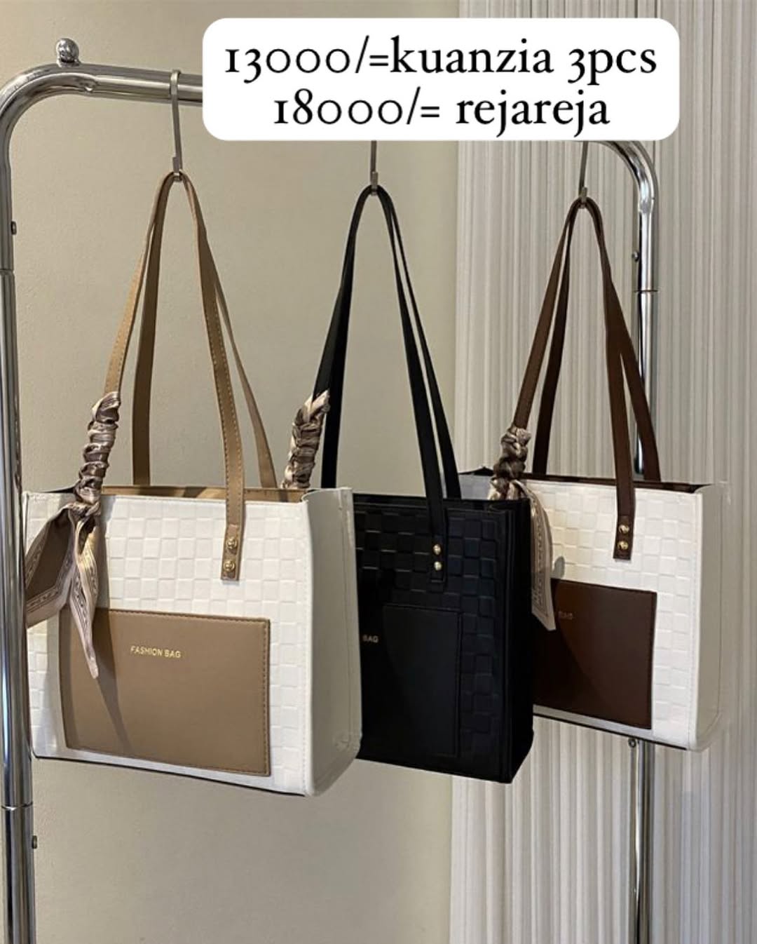 Takeer - Hey lover's
  Tumewaletea handbags  zenu pendwa kwa mara nyingine tena kwa bei ya offer kwajili yenu wateja wetu vipenzi
Kama kawaida kuwahi kwako ...