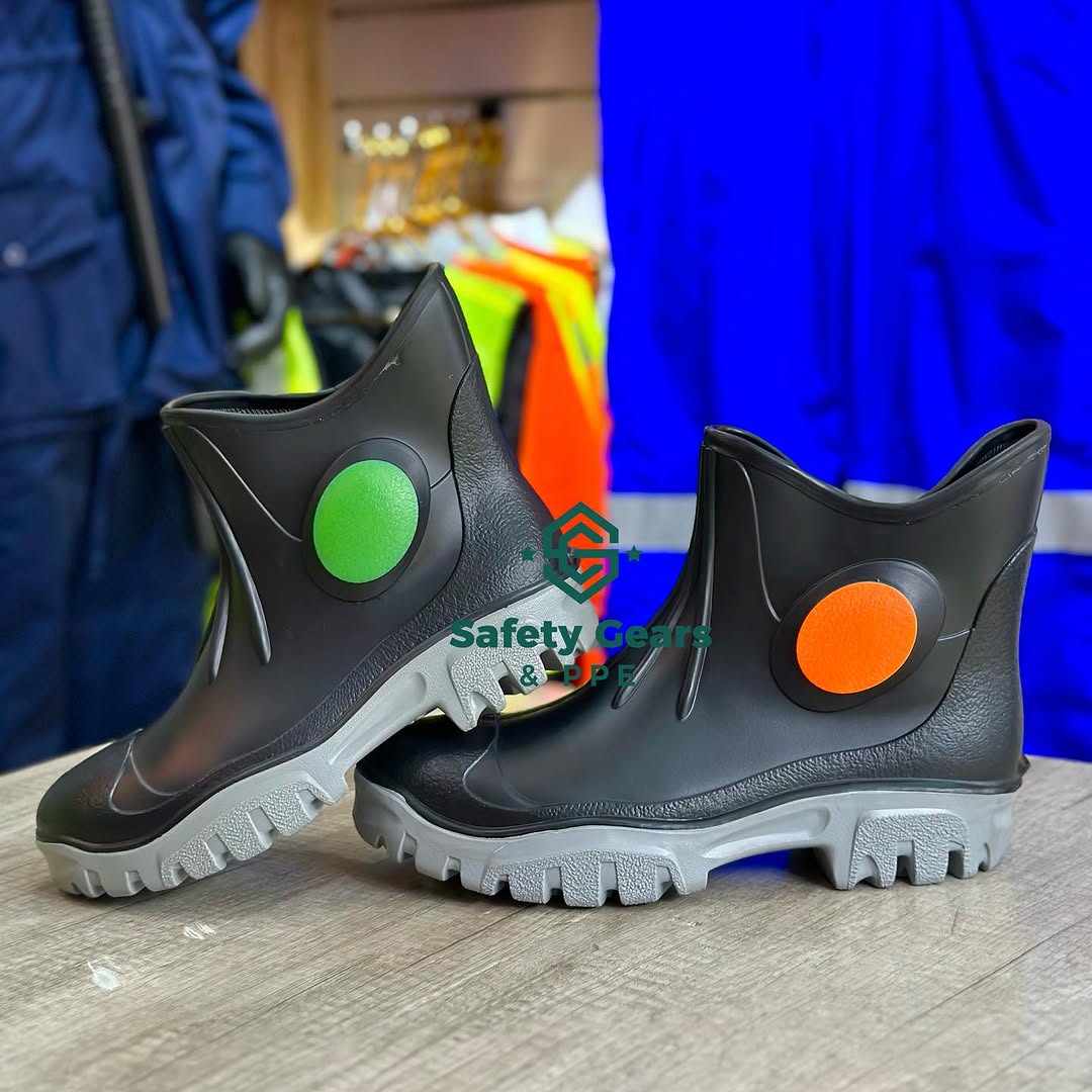 Takeer - Steel toe gumboots are a well-trusted form of safety footwear that combines the waterproof benefits of PVC gumboots and the heavy duty protection o...