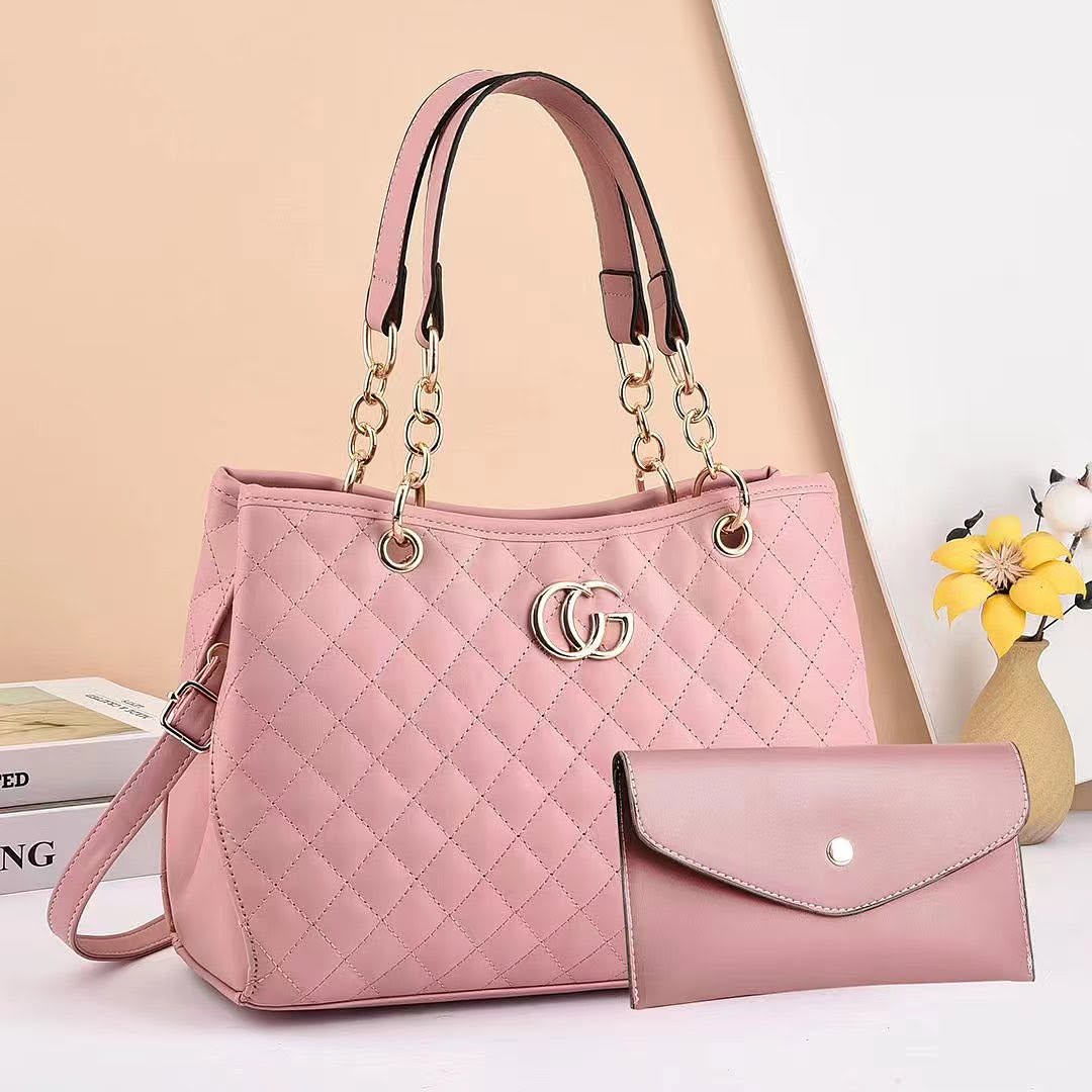 Takeer - SALE SALE SALE SALE 📣📣📣📣📣📣📣
Handbags zimeshuka bei 
WAS 35,000/-❌
NOW 28,000/- ✅
Jumla kuanzia 3 25,000/- tu 💰
Call/WhatsApp Tunapatikana m...