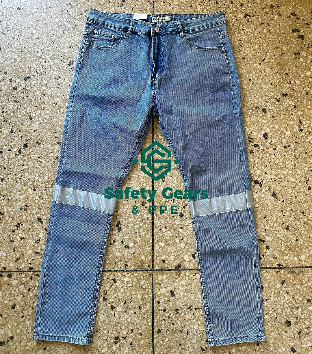 Takeer - Reflective Jeans Available 

SIze: 30-45

Don't hesitate to DM or Call/WhatsApp: 