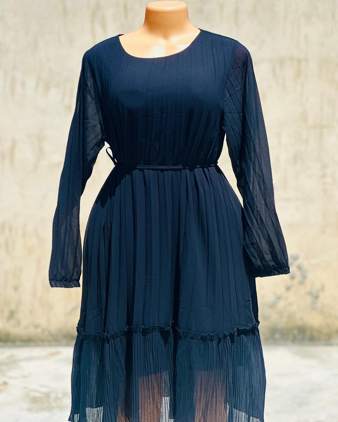 Takeer - Unaweza kuvaa bila mkanda inakuwa loose dress kwa wale wanene sana hata wajawazito wanavaa pia
Wale msiopenda kubanwa banwa mmefikiwa , gauni la he...