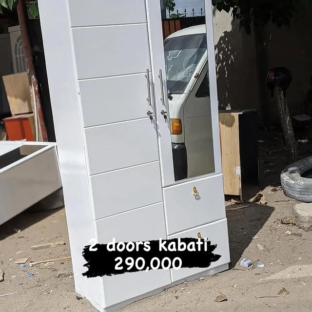 Takeer - 📌📌📌📌📌📌📌📌📌📌📌📌Habarikaribu katika ofisi zetu , tunazohusika na kutengeneza vitanda kuanzia 215,000 ( kutumia mbao za boliti ) 
sofa  2 se...
